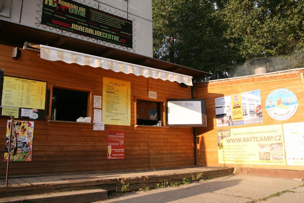 Hostel Boathouse Prague Exterior photo