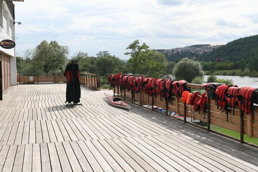 Hostel Boathouse Prague Exterior photo